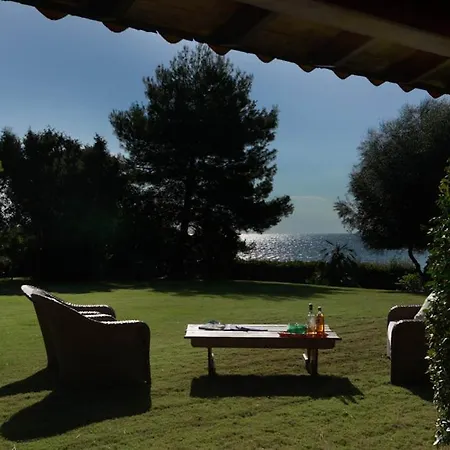 Sleeps 12 Air Con Wifi
