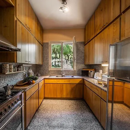 Sleeps 12 Air Con Wifi Is Morus