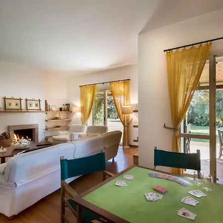 Sleeps 12 Air Con Wifi *
